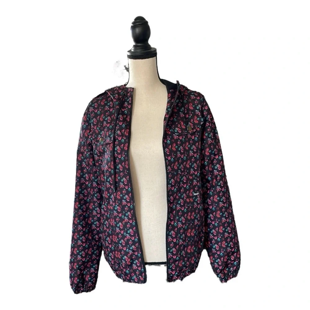♥️Volcom♥️Enemy Lines lightweight, Rose print jacket size (M)